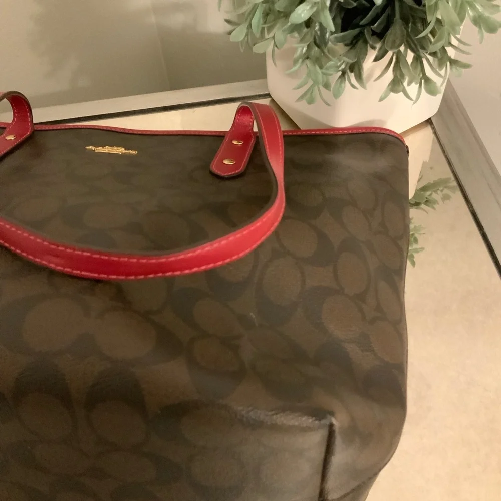Coach Signature City Zip Tote - Brown True Red